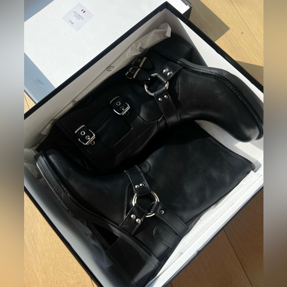 BLACK LOW BOOTS
GENUINE LEATHER MADE IN ITALY - Picture 2 of 4
